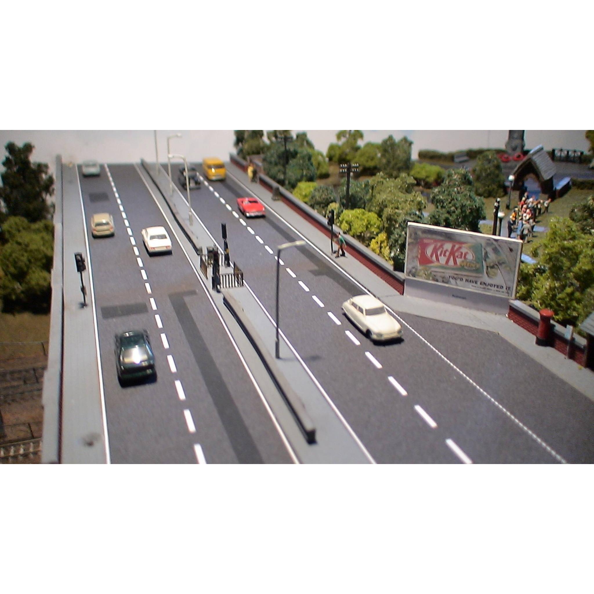 Straight Road Sheet OO Gauge 4mm Model Railway Tarmac Road